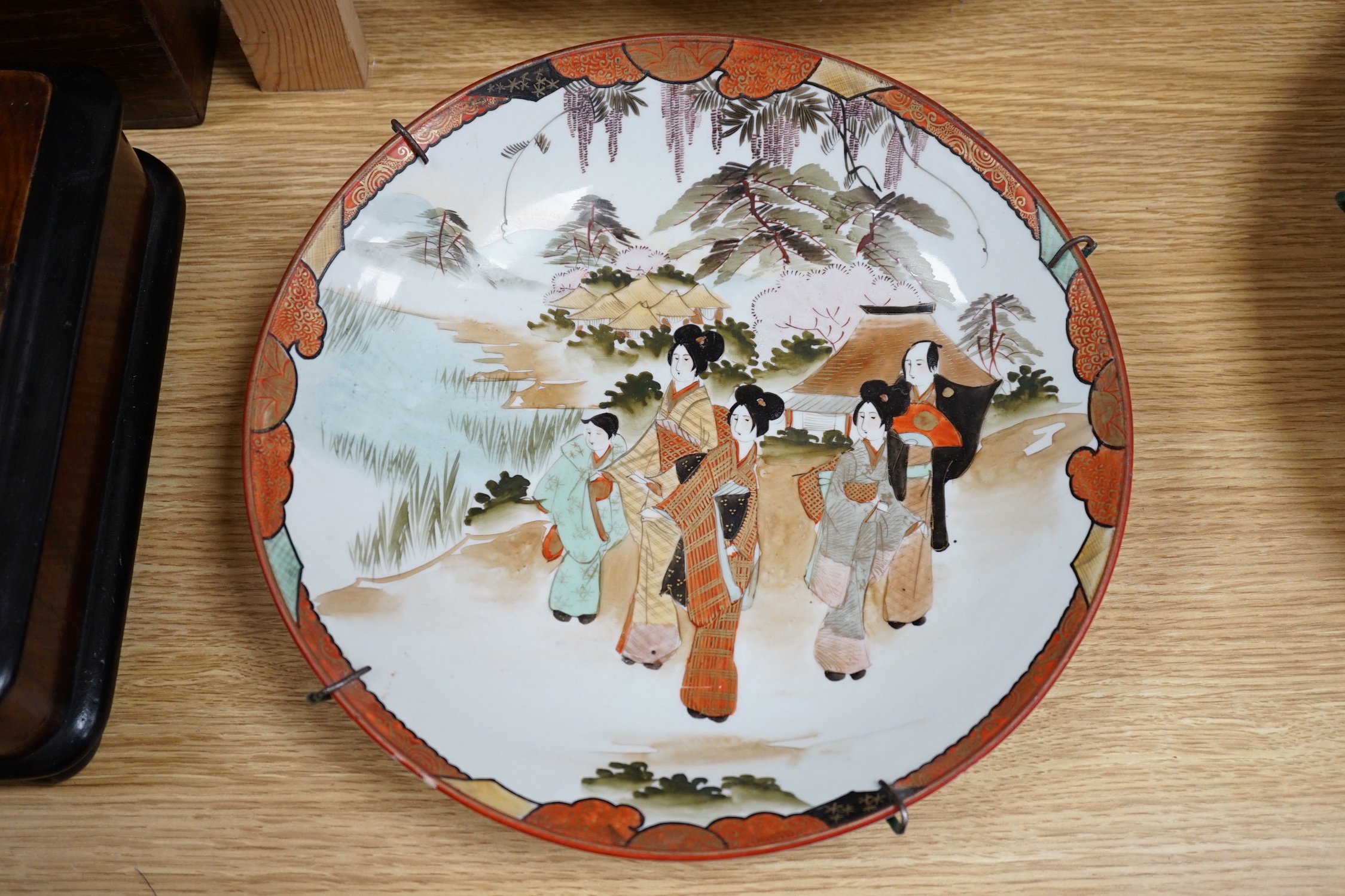 Six mixed 20th century Chinese / Japanese export chargers, largest 46cm diameter